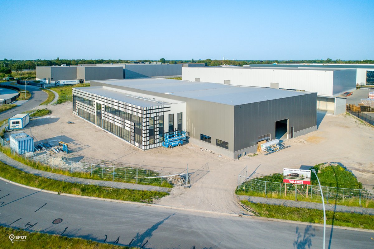 Nog eventjes en Govers Koeltechniek kan haar nieuwe gebouw in gebruiknemen! De nieuwbouw vordert snel en de afbouw is in volle gang.

Zo wordt Bedrijvenpark Midden-Brabant Poort iedere dag een stukje mooier!
#bedrijvenpark #bedrijventerrein #brabant
