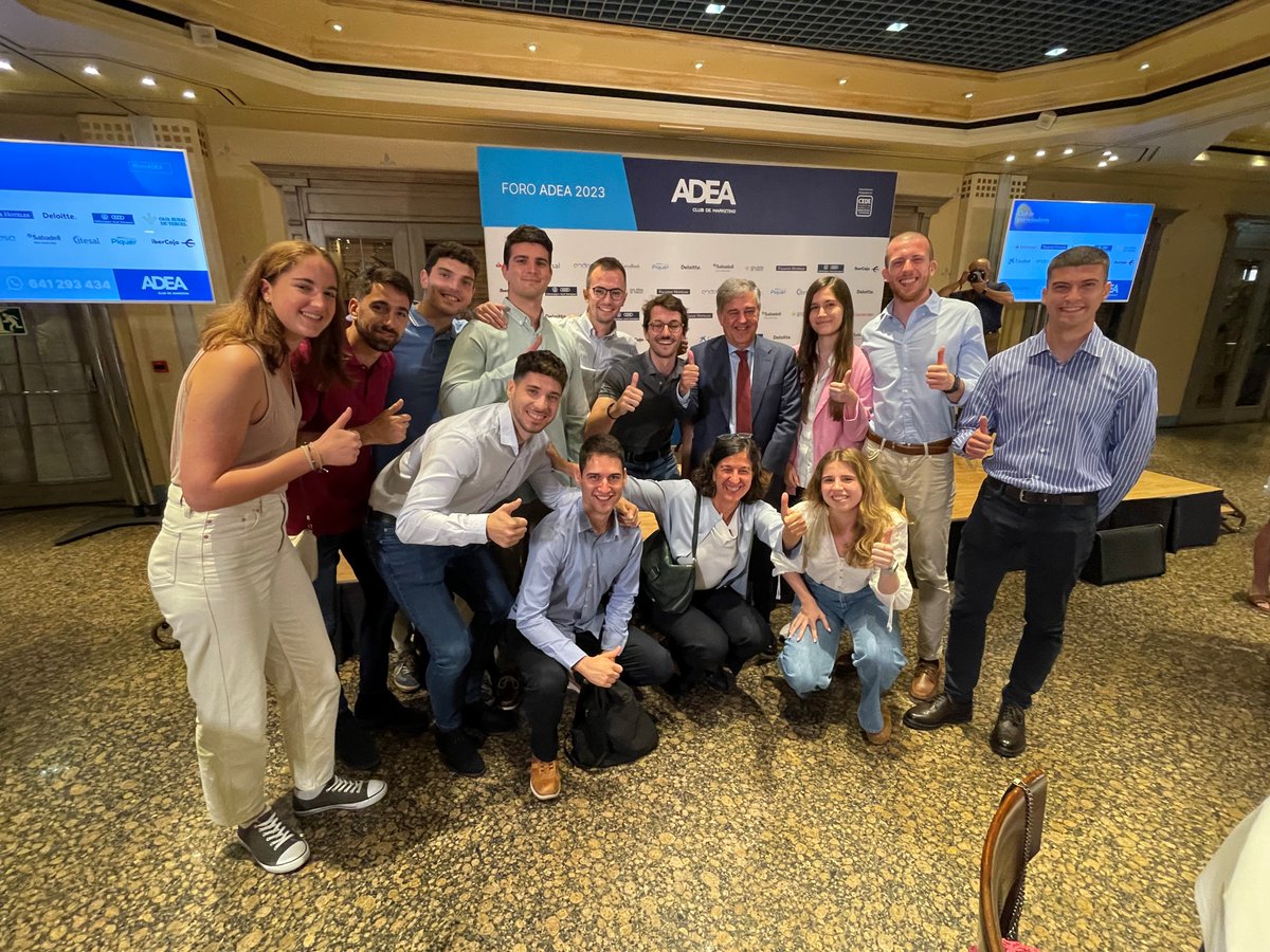 SaicaGroup_es's tweet photo. Un grupo de graduates de Saica ha tenido la oportunidad de aprender de la experiencia y conocimiento de Ramon Alejandro en el Foro de @directivosAdea. 

Al acto también acudieron Enrique de Yraolagoitia, director general, y Susana Alejandro, directora de estrategia de #GrupoSaica https://t.co/D0Gttqjcbd