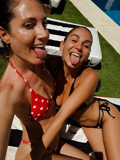 Kisses without tongue are like pizza without mozzarella 😁❤️🍕 @mysweetapplexxx https://t.co/pgCIZbwYA<a href="/tag/mvsales"class="tags"><span>#mvsales</span></a>