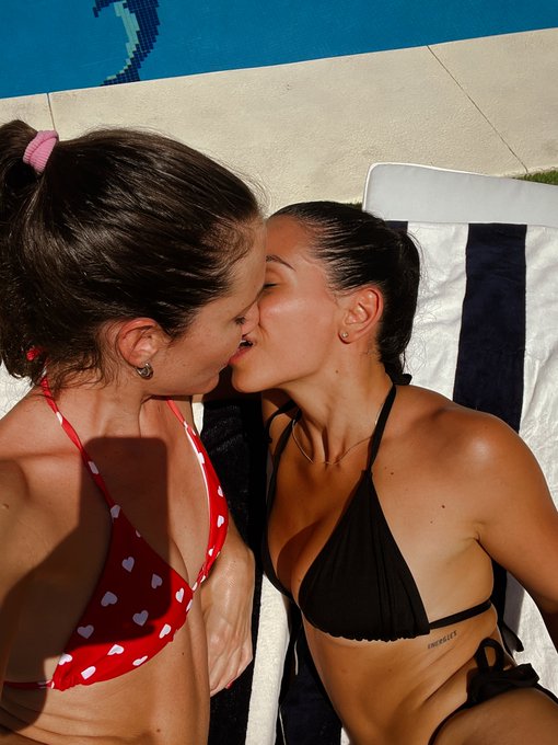 Kisses without tongue are like pizza without mozzarella 😁❤️🍕 @mysweetapplexxx https://t.co/pgCIZbwYA<a href="/tag/mvsales"class="tags"><span>#mvsales</span></a>