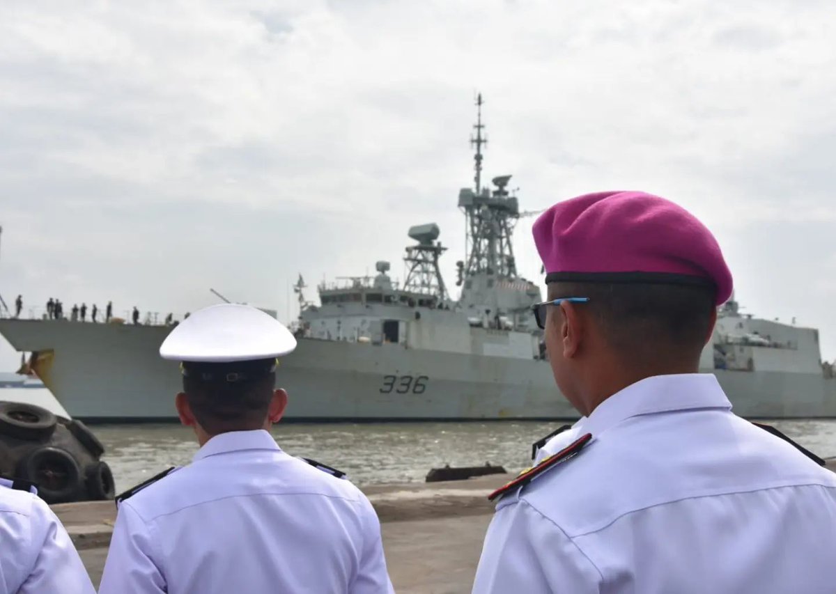 7/7/2023 🇮🇩🇨🇦

Royal Canadian Navy Halifax-class frigate, HMCS Montréal (FFH 336), arrives in Surabaya, East Java

📸ID Marine Corps