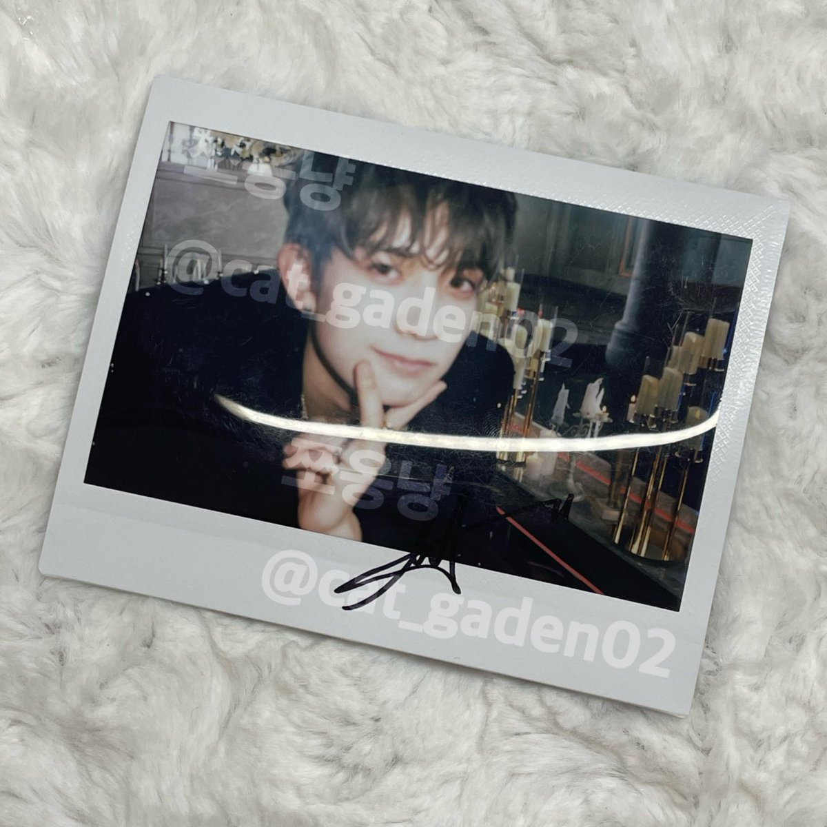 hourlylhs's tweet photo. #heeseung signed pola from darkblood https://t.co/AeQPQHQiMU