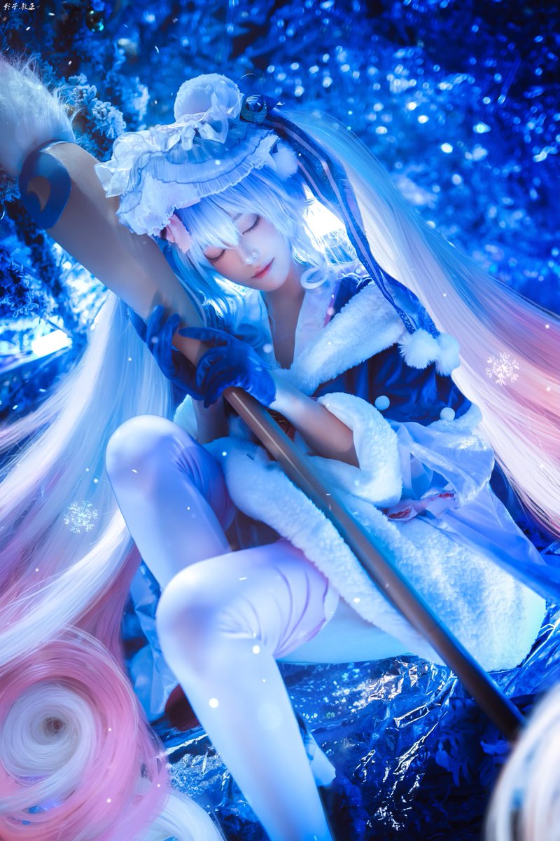 🎵もっと ふわっと ☁️
#初音ミク #Miku 

棉花糖一样雪花❄️松软软🎵好喜欢这一版的雪初音💕 https://t.co/oOuhyd5Vvo