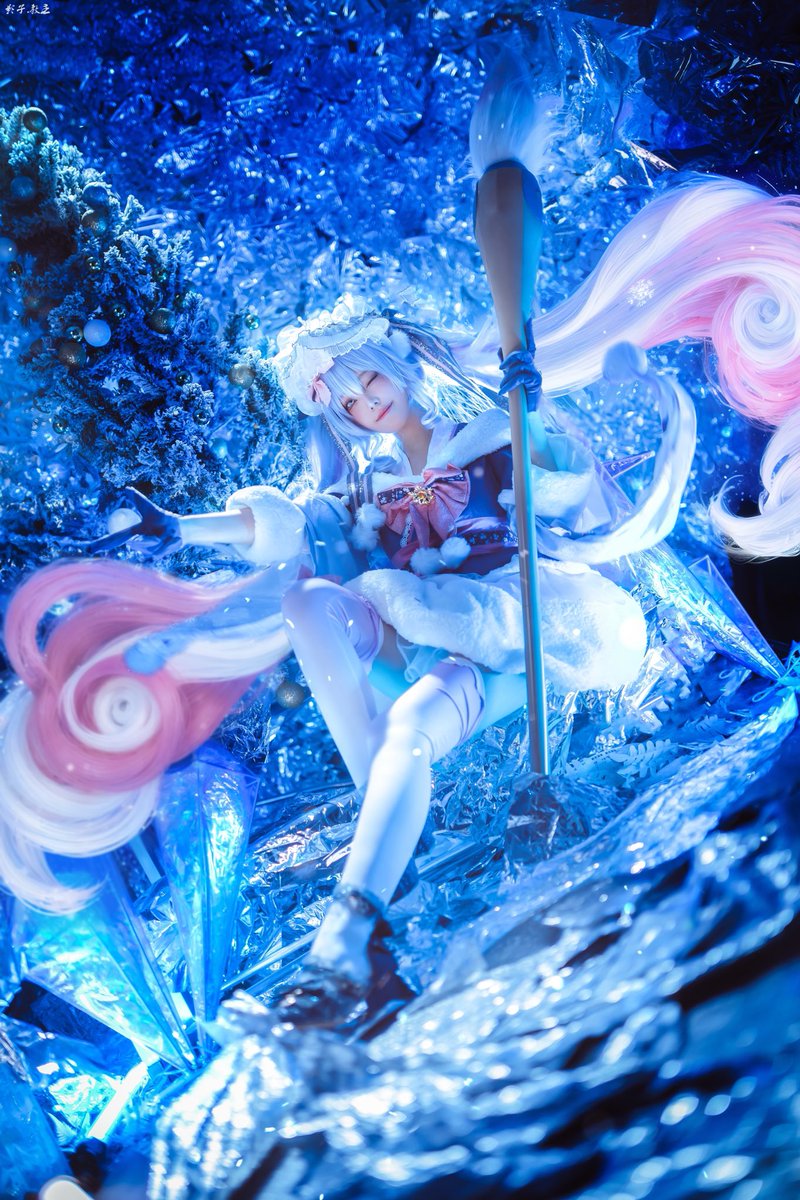 🎵もっと ふわっと ☁️
#初音ミク #Miku 

棉花糖一样雪花❄️松软软🎵好喜欢这一版的雪初音💕 https://t.co/oOuhyd5Vvo