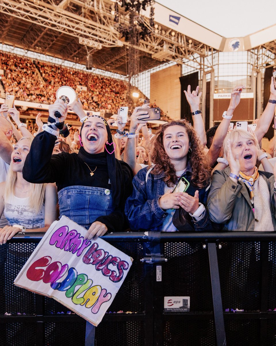 coldplay tweet picture