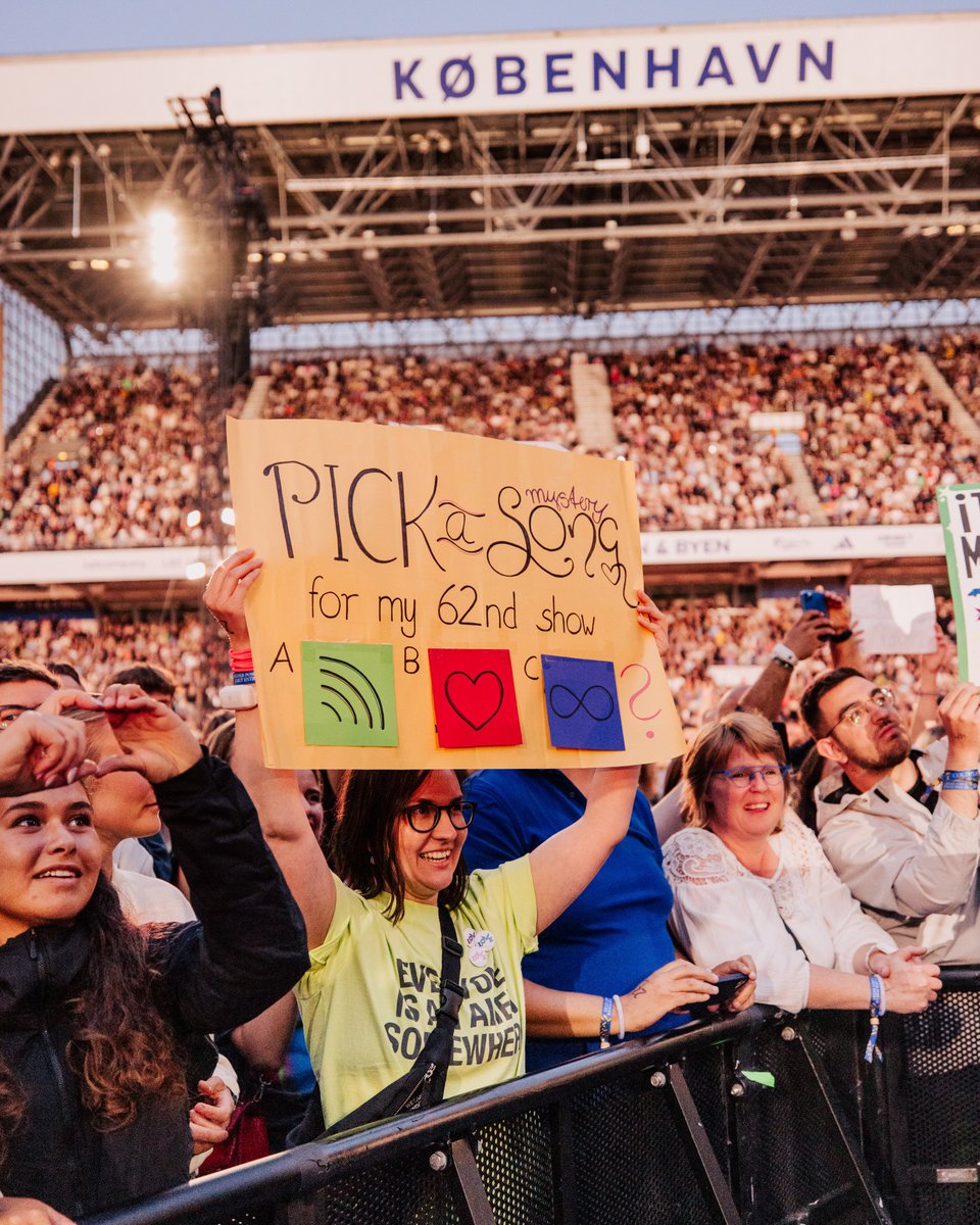 coldplay tweet picture