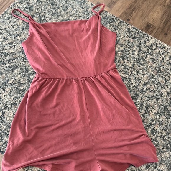 LenoraDorsey16's tweet photo. So good I had to share! Check out all the items I'm loving on @Poshmarkapp #poshmark #fashion #style #shopmycloset #americaneagleoutfitters #nike #toadco: https://t.co/8n2kI2kMYo https://t.co/HTEQ35Ih9U