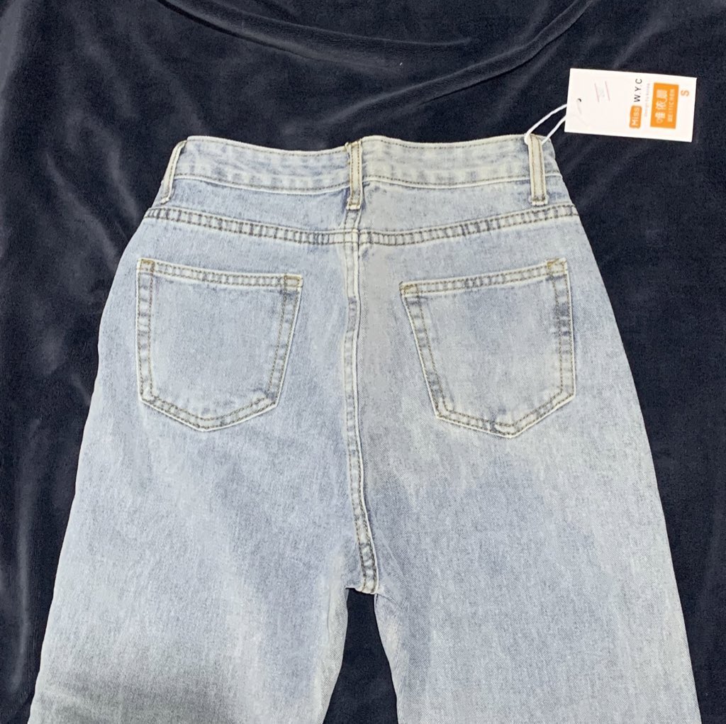 WH99446571's tweet photo. ✮ ยีนส์ขายาวไซส์ s (เอว25-26 สะโพก36 )
～50฿ 

ค่าส่ง 35฿📫
#ส่งต่อเสื้อมือสอง #เสื้อผ้ามือสอง #ส่งต่อเสื้อผ้า #โล๊ะตู้เสื้อผ้า #ส่งต่อ #เสื้อผ้ามือ2 #ส่งต่อกางเกงยีนส์ #กางเกงขาสั้น #ส่งต่อกางเกงขายาว #ส่งต่อกางเกงมือสอง #ส่งต่อเสื้อผ้ามือสองสภาพดี #ส่งต่อเสื้อผ้าy2k https://t.co/m96D1OcqeK