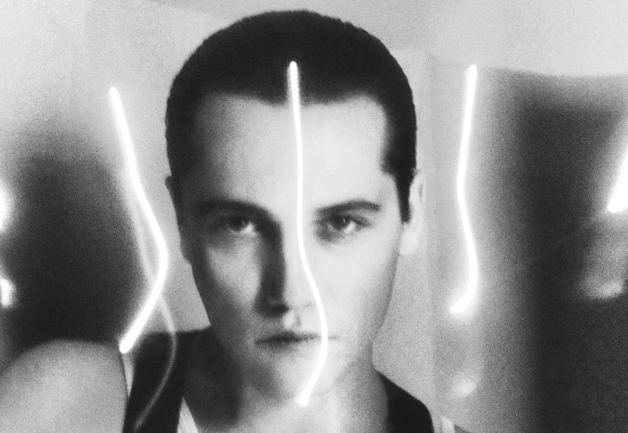 List Pick: Underpinned by groovy layers of funk, <a href="/gangsofkin/">gangs of kin</a> has dropped the video for his fantastic new single, ‘Cool, Calm and Collected’.
themostradicalist.com/article/list-p…