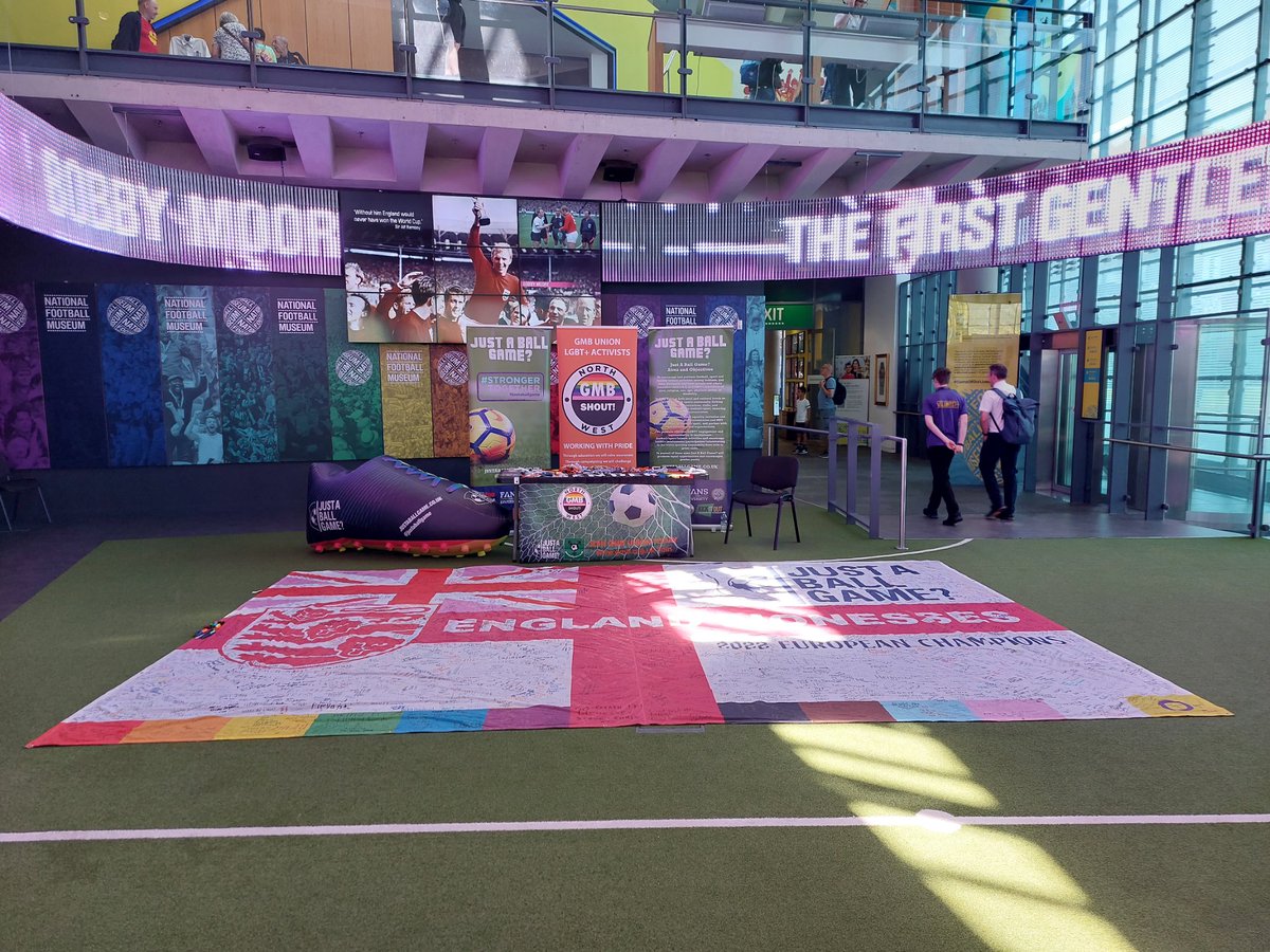 justaballgame's tweet photo. Fabulous to have our giant @Lionesses flag an JBG? resources @FootballMuseum  today an Sat 15th. Come say hi and sign your name and send the players a good luck message. 
Thanks to @GMB_union_NWI @PaulMaccaGMB @bplantgmb @GMBGarySmith @GMBShoutNorthW @underoneskygmb @PrideCup https://t.co/4VIyAmZbG7