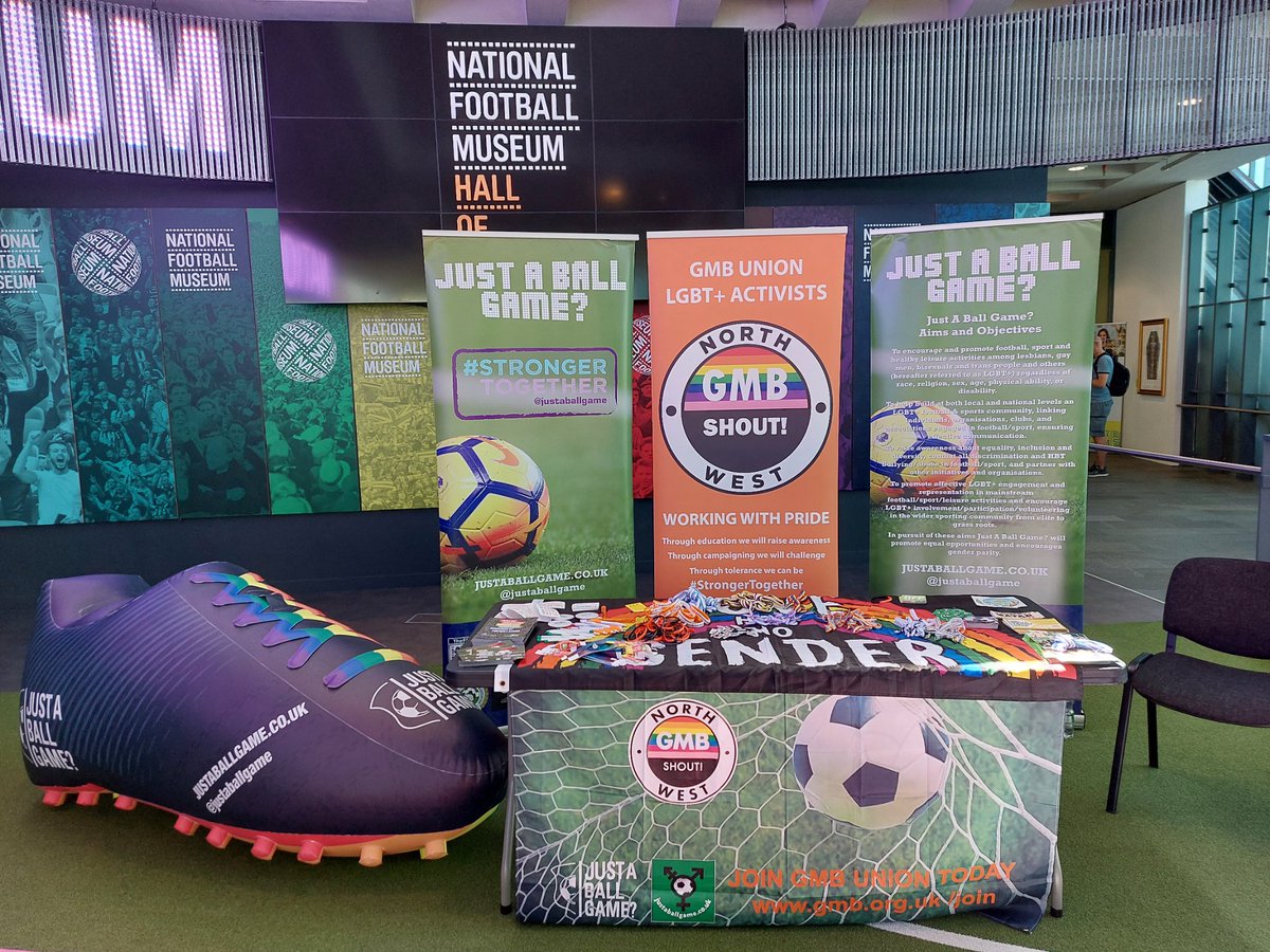 justaballgame's tweet photo. Fabulous to have our giant @Lionesses flag an JBG? resources @FootballMuseum  today an Sat 15th. Come say hi and sign your name and send the players a good luck message. 
Thanks to @GMB_union_NWI @PaulMaccaGMB @bplantgmb @GMBGarySmith @GMBShoutNorthW @underoneskygmb @PrideCup https://t.co/4VIyAmZbG7