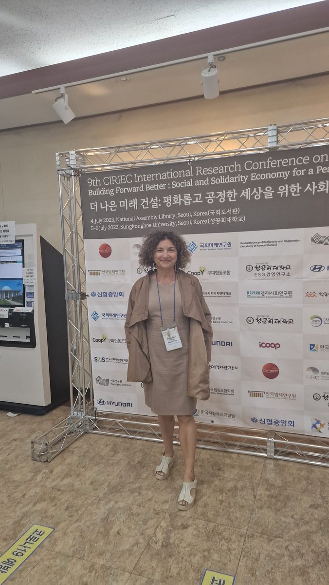 catedracae's tweet photo. Nuestra directora de la @catedracae , la catedrática @PilarAlguacil de la @UV_EG , ha participado en el 9º Congreso de @ciriec  International Research Conference on Social Economy en Seúl, Corea del Sur. https://t.co/yGImTwdlZb
