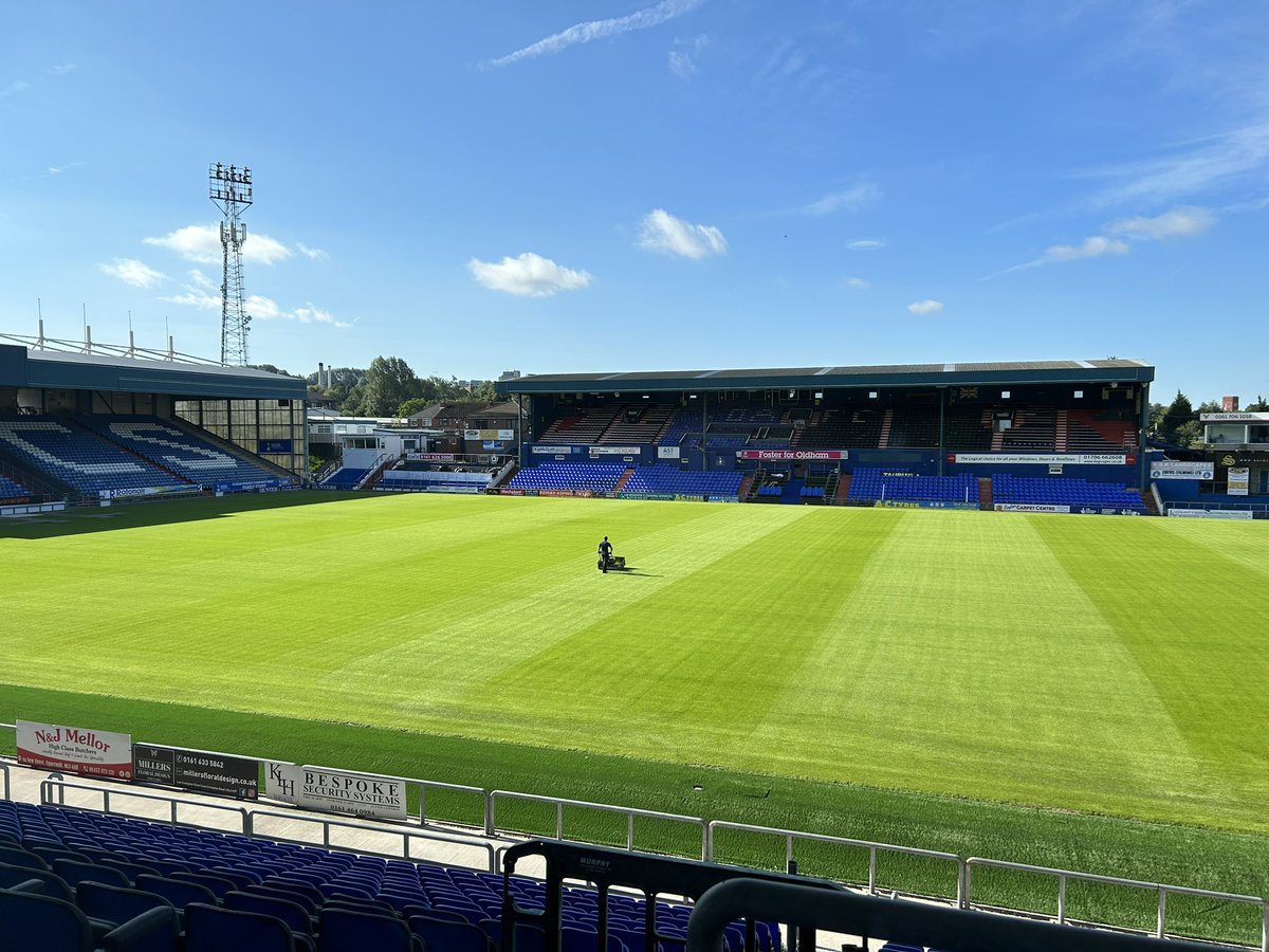 whittakerdesig1's tweet photo. Great to hear this morning at Boundary Park how @OfficialOAFC and @Roughyeds both under new (ish) owners have a vision to make the town a great sporting force again! Also with an emphasis on the youth development.
⚽️🏉⚽️🏉⚽️🏉⚽️🏉⚽️🏉⚽️
#SupportOldham #OldhamHour
@Mike7Ford https://t.co/3z1n5She5z