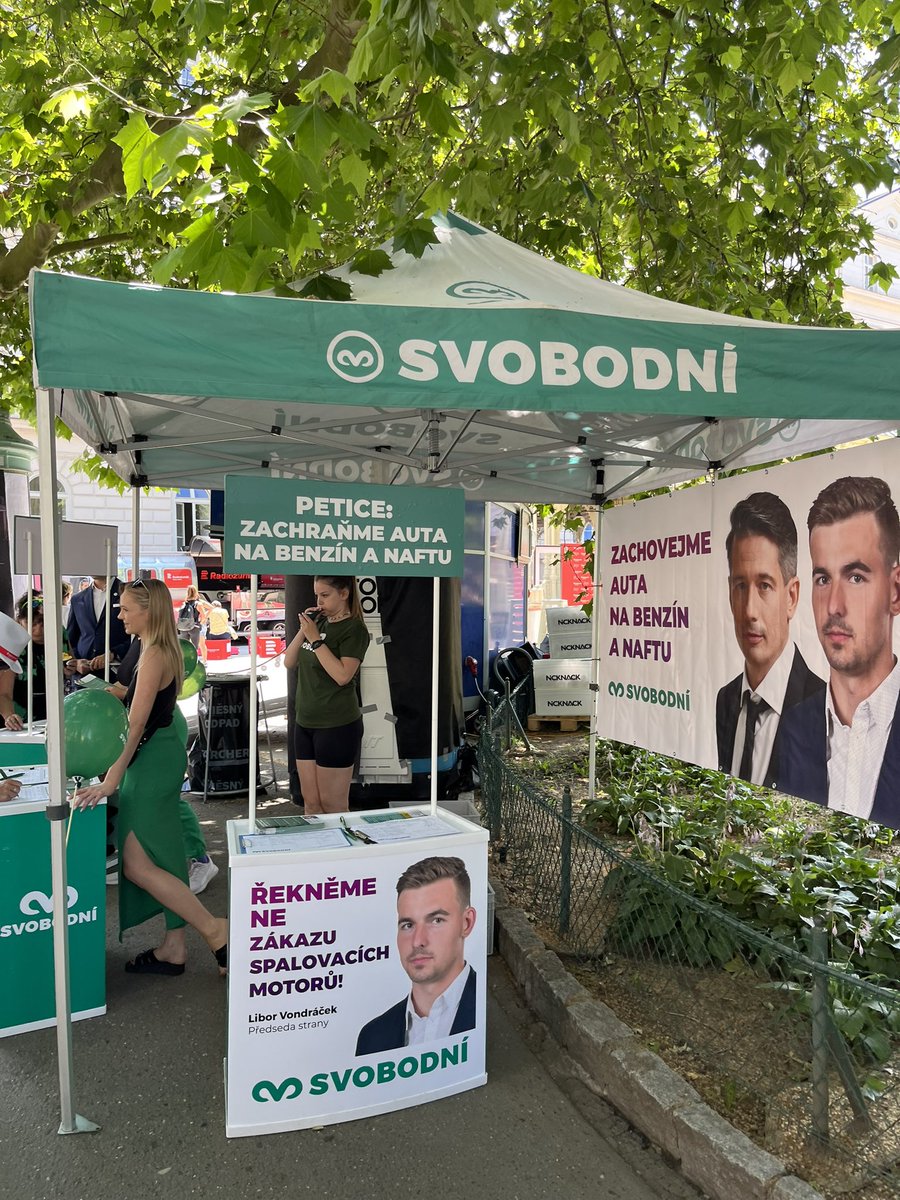 korityakova's tweet photo. Kolonádu zdobí stánek @svobodni s @vondraczech_cz https://t.co/enGqjEd0UF