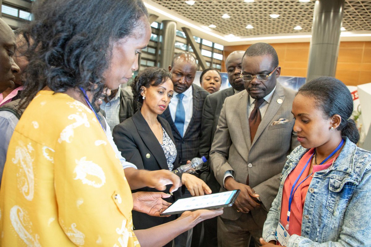 Dr_JeanKaseya's tweet photo. 1/3. I feel immensely honored to have had the opportunity to visit the National Health Exhibition hosted by @FMoHealth, accompanied by my esteemed colleagues from @AfricaCDC. The exhibition focused on the visionary theme of #NextGenerationHealth2023. @AbiyAhmedAli @mfaethiopia https://t.co/vzRZZIZIhA