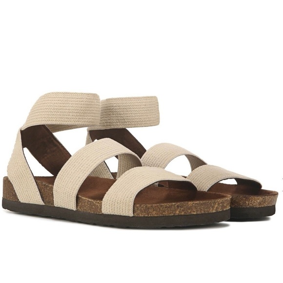 So good I had to share! Check out all the items I'm loving on <a href="/Poshmarkapp/">Poshmark</a> #poshmark #fashion #style #shopmycloset #unbranded #whitemountain: posh.mk/jXAdEOUOeBb