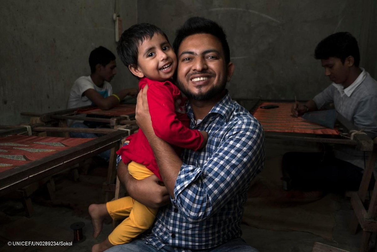 UNICEFAPRO's tweet photo. “Being a father is a big responsibility, and the most important part of it is giving time to my children,” says Hussain.

He knows that giving his daughters love and affection is essential for the development of their brain, their self-confidence and their capacity to thrive. https://t.co/gLoMbzEpCy