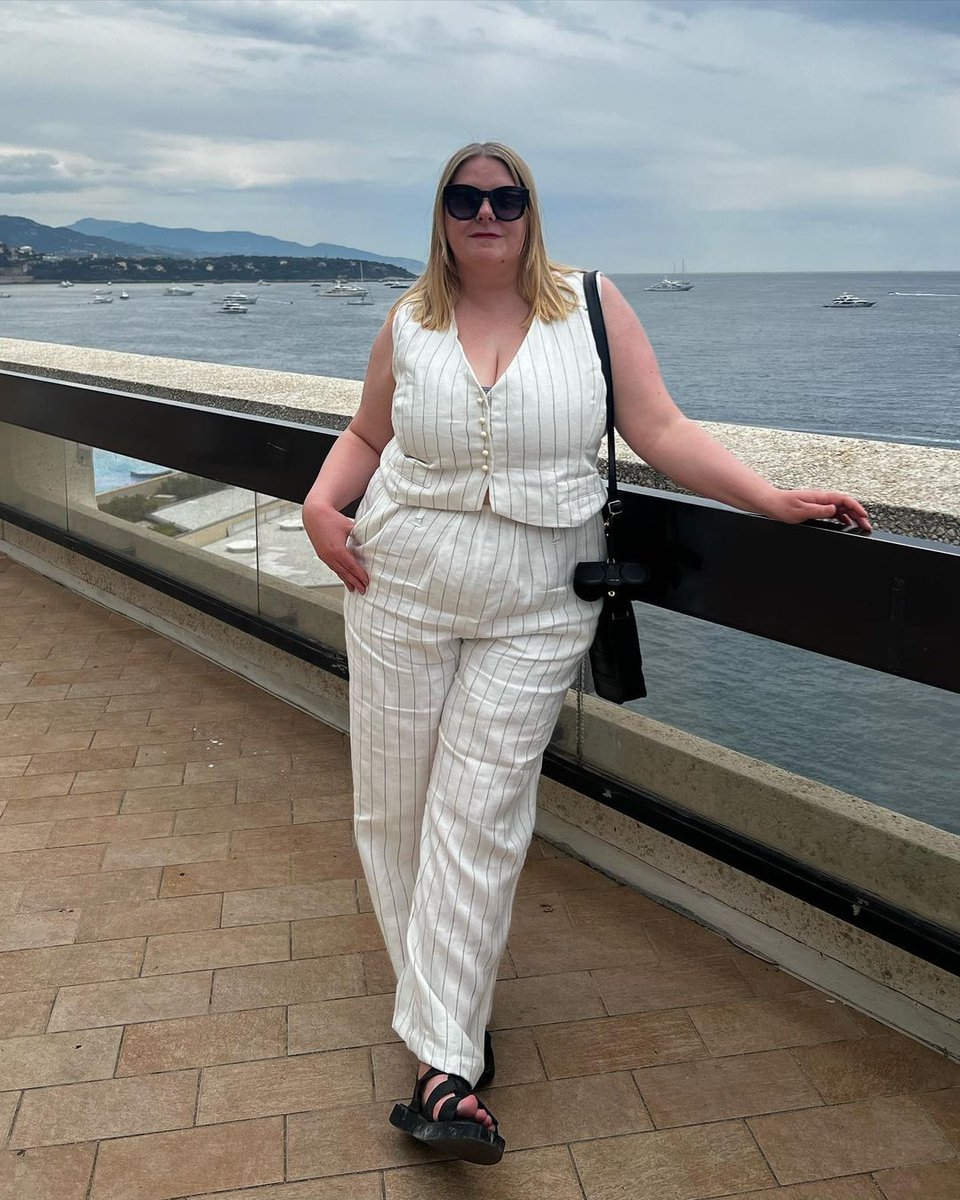 SimpMcCalls's tweet photo. The perfect holiday suit! @mrsoconnor looks fabulous in her matching #B6901 waistcoat and trousers set. She used a linen fabric to keep the look cool and relaxed for her holiday.
B6902 is our plus size pack with sizes up to a 38W (62 inch hip)
https://t.co/7ounUXdhGM https://t.co/wURp9lPgUS