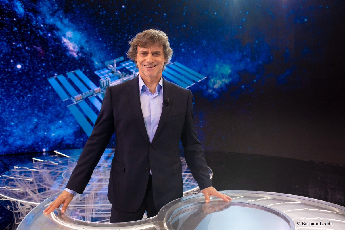 albertoangela's tweet photo. Grazie a tutti voi che ancora una volta, con entusiasmo, avete premiato i nostri programmi su @RaiUno.
Ieri la divulgazione di #Noos ha vinto in prima e seconda serata: il pubblico è sensibile e attento a temi scientifici.
Siete uno stimolo ad andare avanti e fare sempre meglio. https://t.co/1tGXSkIMI2