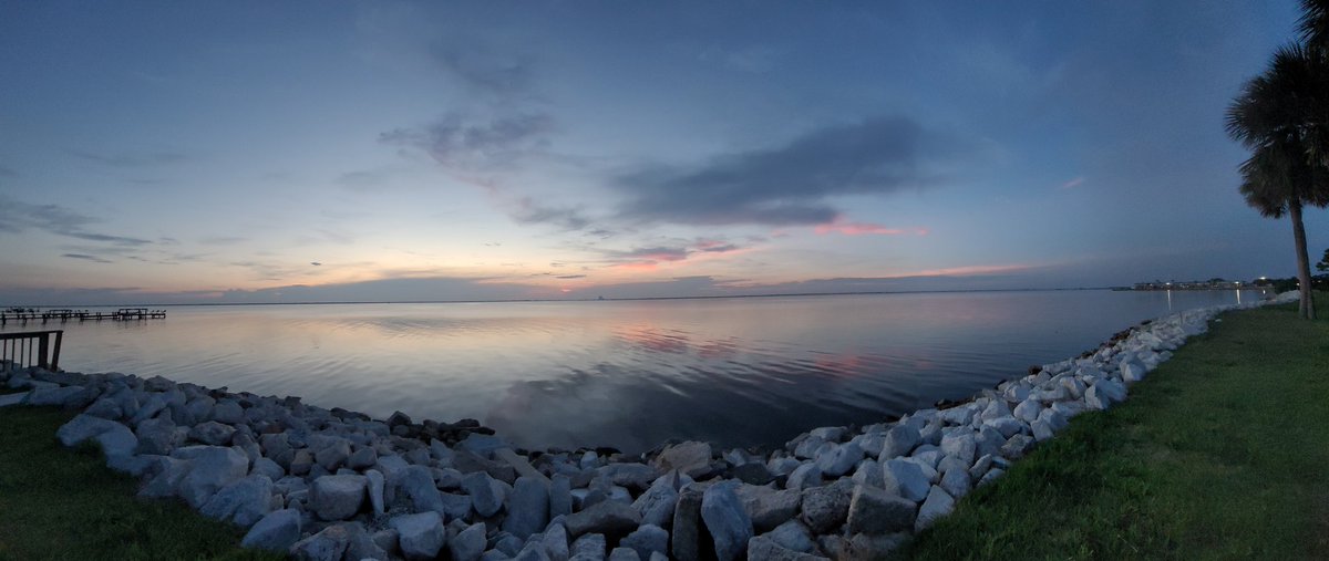 After a tiny break from Twitter I see a butterfly, a sign of new life 🦋 #hopeful #blessed #sunrise #flwx #clouds #reflection #doyouseewhatIsee #SpaceCoastSkies #StormHour #tgif
