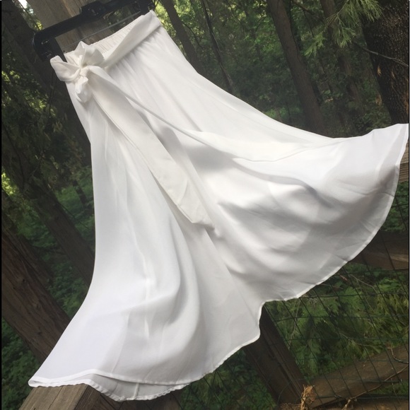 So good I had to share! Check out all the items I'm loving on <a href="/Poshmarkapp/">Poshmark</a> from <a href="/texasbadgirl69/">paula m stroud</a> <a href="/lenoregarnhum/">Lenore Garnhum</a> #poshmark #fashion #style #shopmycloset #modernowlboutique #dvmnpigeon #flintmoss: posh.mk/Ji7GDyePeBb