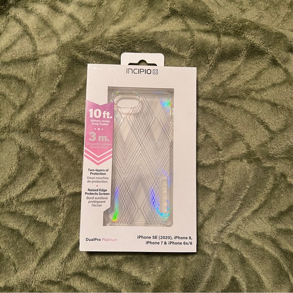 Jjuniper715's tweet photo. So good I had to share! Check out all the items I'm loving on @Poshmarkapp #poshmark #fashion #style #shopmycloset #eddiebauer #incipio: https://t.co/hlJUKQXwh6 https://t.co/VmAe1qQUQE