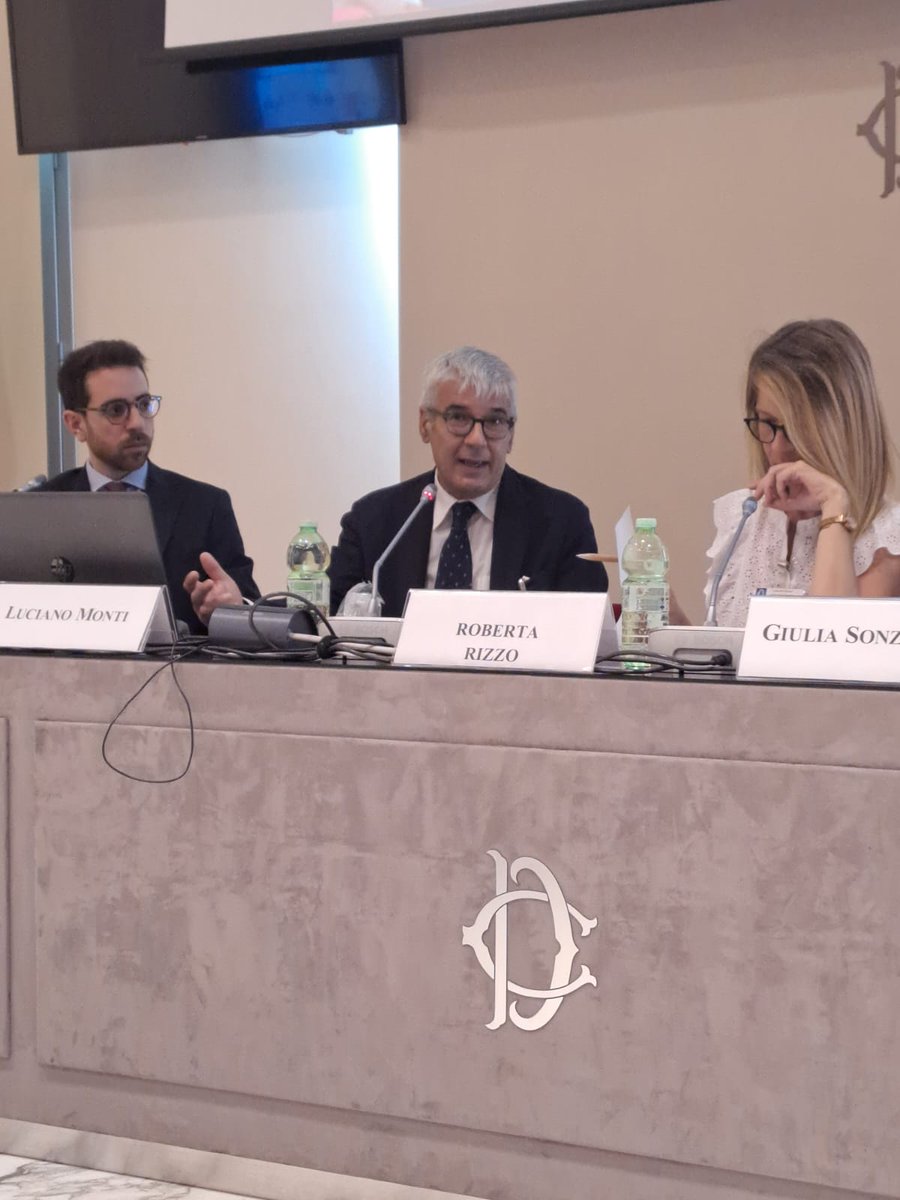 Questa mattina a <a href="/Montecitorio/">Camera dei deputati</a> si è svolto il convegno "Stato dell'arte dopo i primi sei mesi di legislatura - Le richieste dei giovani alla politica", organizzato dal centro studi <a href="/20e30_/">20e30</a> . Ospite il Coordinatore del nostro Osservatorio sulle Politiche Giovanili <a href="/LucianoMontiDOC/">Luciano Monti</a>