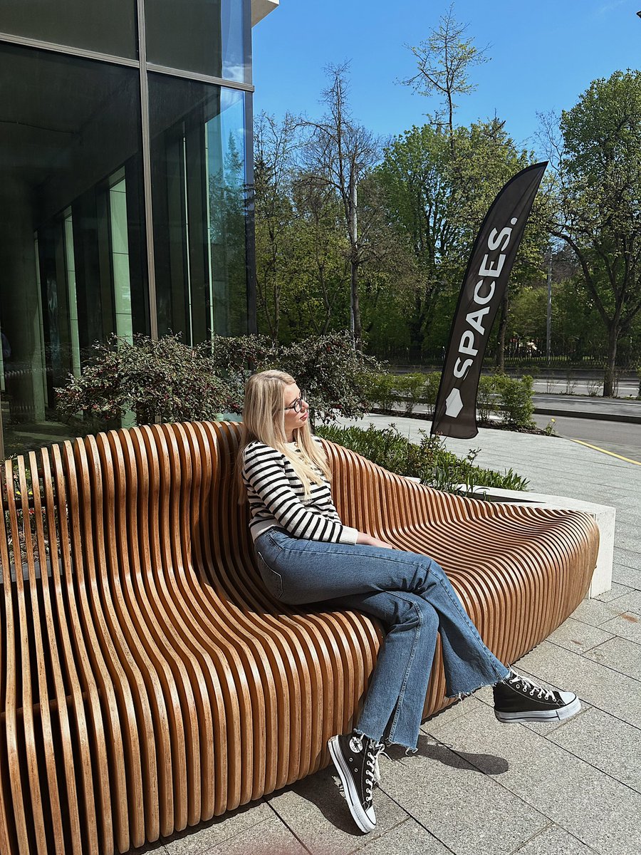 katykardka's tweet photo. Улюблене місце для вихідних сніданків. Ліворуч, з кавʼярні видно будинок, куди влучила російська ракета.

Русня - кляті терористи. 
Світла памʼять всім загиблим ❤️‍🩹 https://t.co/GlU96M5xYU