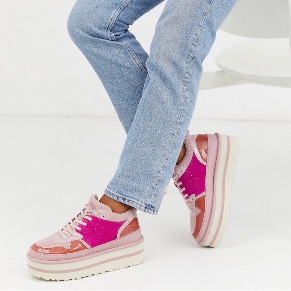 LuminaRevival's tweet photo. So good I had to share! Check out all the items I'm loving on @Poshmarkapp #poshmark #fashion #style #shopmycloset #fuzzyard #ugg #vineyardvines: https://t.co/Knws3aShpj https://t.co/ng2uKSx5Xa