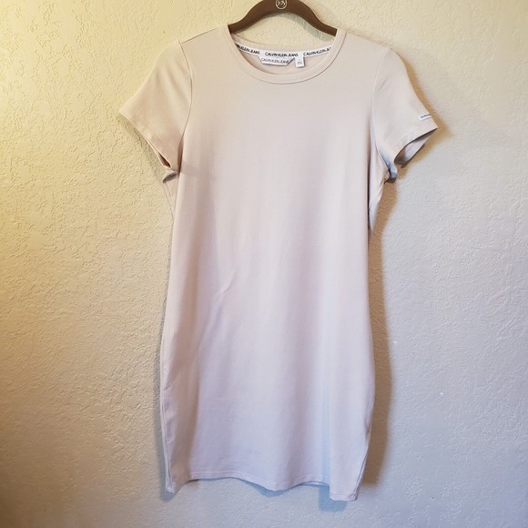 Maria79128793's tweet photo. So good I had to share! Check out all the items I'm loving on @Poshmarkapp #poshmark #fashion #style #shopmycloset #ralphlauren #calvinklein #meettheposher: https://t.co/YaqAW5W7SQ https://t.co/cabtuws5JI