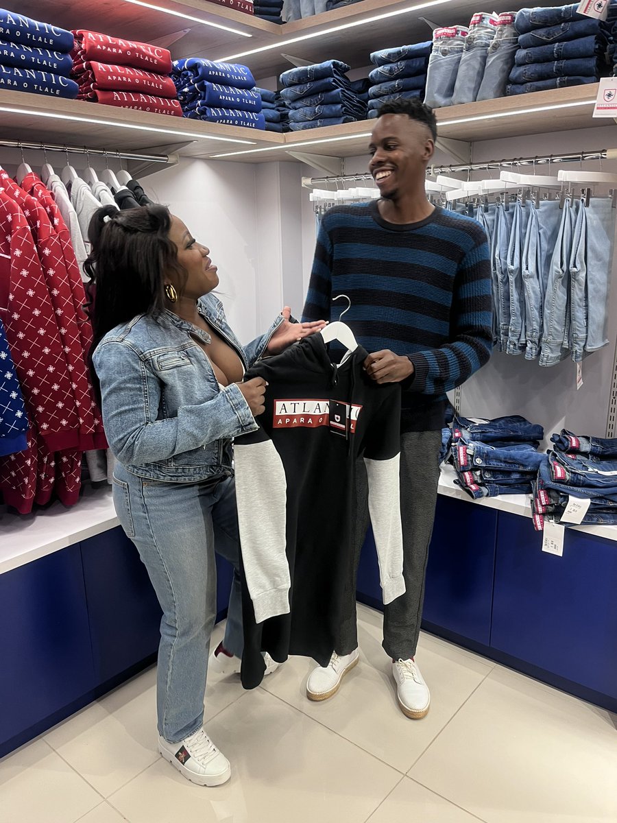 Ndi_Muvenda_'s tweet photo. Met Makhadzi, at Atlantic Apara O Tlale, She Decided to buy me a new Jersey. https://t.co/EQXyd215qD