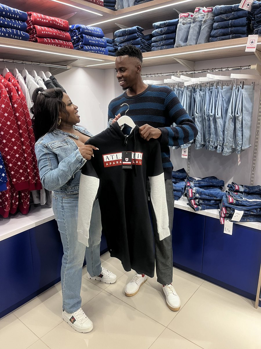 Ndi_Muvenda_'s tweet photo. Met Makhadzi, at Atlantic Apara O Tlale, She Decided to buy me a new Jersey. https://t.co/EQXyd215qD