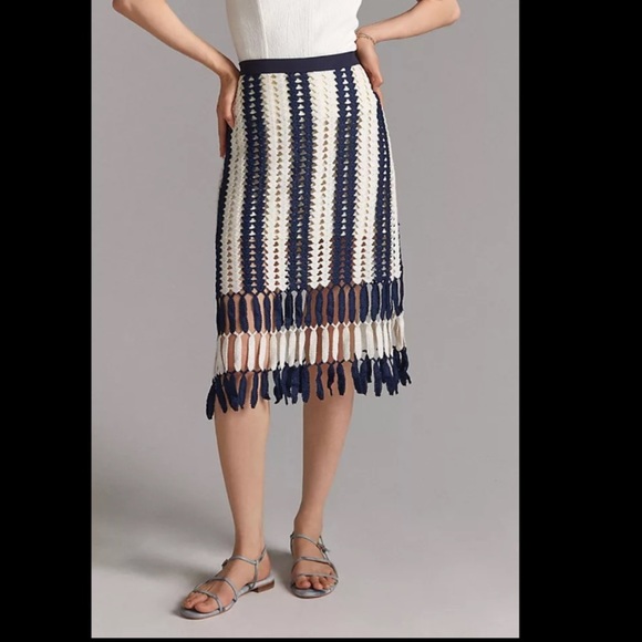 KatiaDBE's tweet photo. So good I had to share! Check out all the items I'm loving on @Poshmarkapp from @hill2103 #poshmark #fashion #style #shopmycloset #hm #lole #anthropologie: https://t.co/pov9r6JDEZ https://t.co/LmklaIKgO2