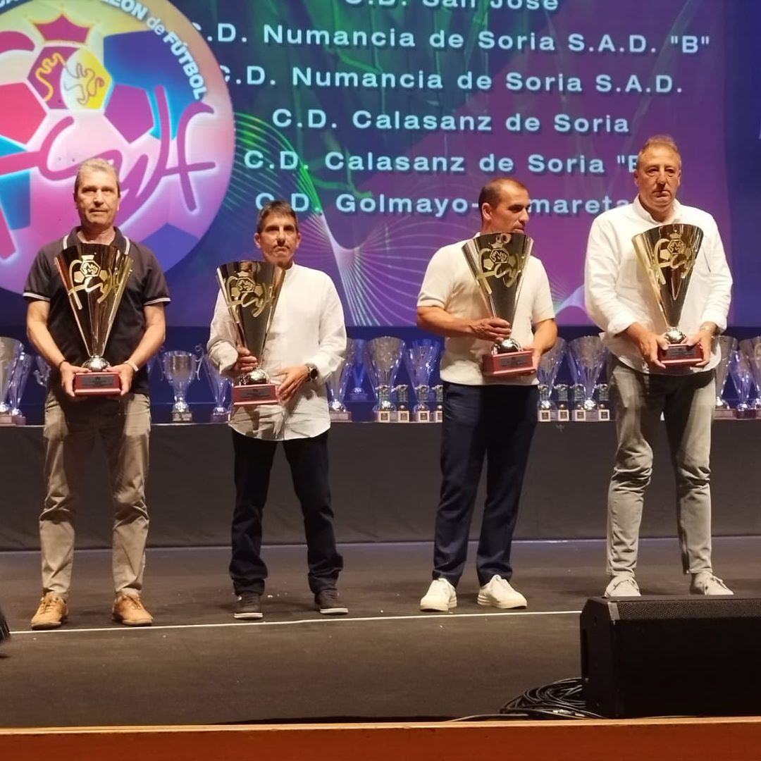 calasanzsoria's tweet photo. Imágenes de la celebración ayer de la gala "El valor de un centenario" de la @FCyLF 👏👏👏👏#fcylf #gala100rfcylf #centenario #castillayleon #soria #calasanzsoria https://t.co/koEF3UGAwP