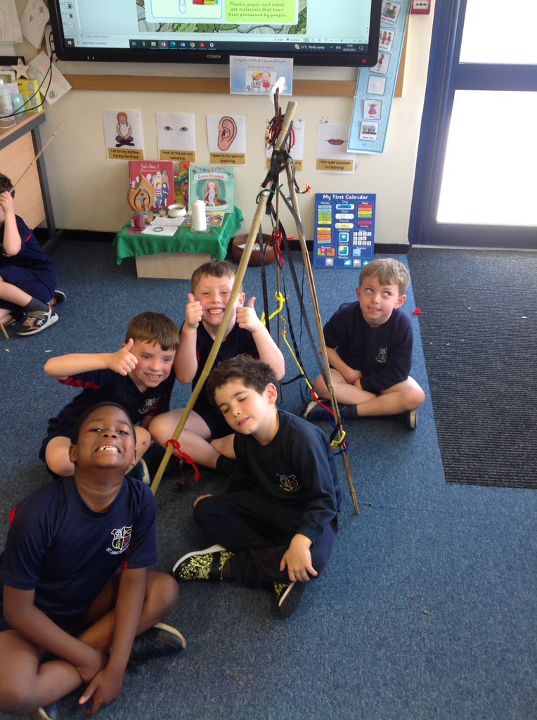 Class4KR's tweet photo. Look how proud they are!😃😃 https://t.co/AVAiGZd24S
