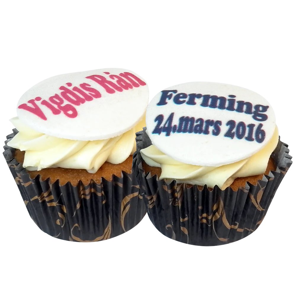 Nú erum við hjúin að skipuleggja nafnaveislu litla mannsins. Estetíkin í kökuúrvali er einstaklega glæsileg.