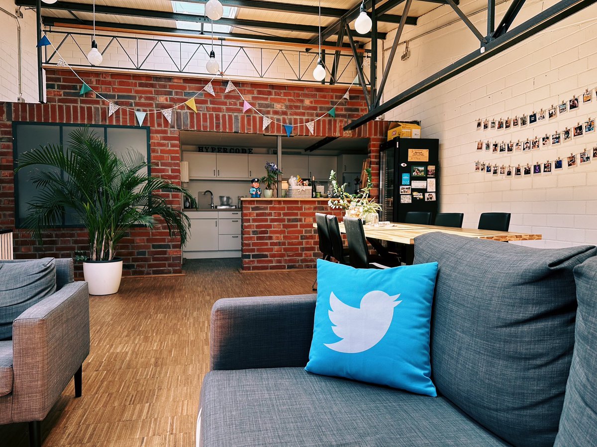 HypercodeStudio's tweet image. I think we need a new pillow. threads.net/t/CuZN32zM1K1/