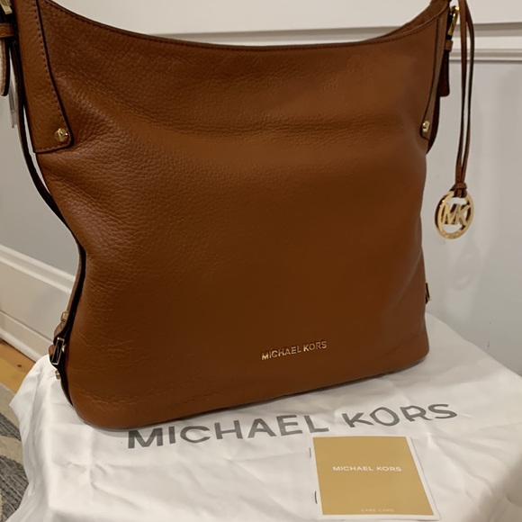 bevfranklin3's tweet photo. So good I had to share! Check out all the items I'm loving on @Poshmarkapp #poshmark #fashion #style #shopmycloset #joie #michaelkors #louisvuitton: https://t.co/t3t8PTDWDn https://t.co/Id5tuOu0py