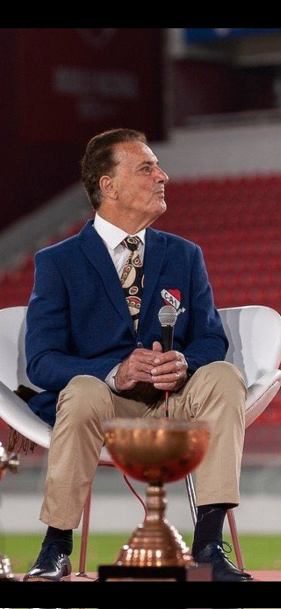MontenegroFer's tweet photo. Mientras se adjudicaban el esfuerzo de la gente y le agradecian al Grupo Pachuca, no hubo ni una mención para este señor que siempre está para poner el hombro en los momentos complicados en @Independiente 

Vaya para el mi humilde reconocimiento. https://t.co/DTRECEteYF