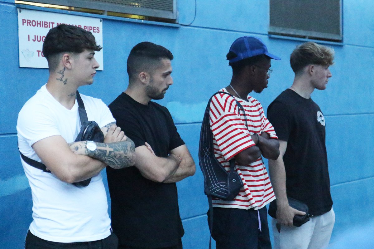 El primer equipo se reúne al completo con el cuerpo técnico antes del periodo vacacional.

🤝🏻 Reencuentros y bienvenida de <a href="/Jordi_Souto/">Jordi</a> y <a href="/toni_centella/">Toni Centella</a> a las nuevas incorporaciones.

🔍 Temporada 2023 - 2024 repleta de ambición🔋

#SienteLaLlefi 🔴⚪ #1cat2 #Llefia #Badalona