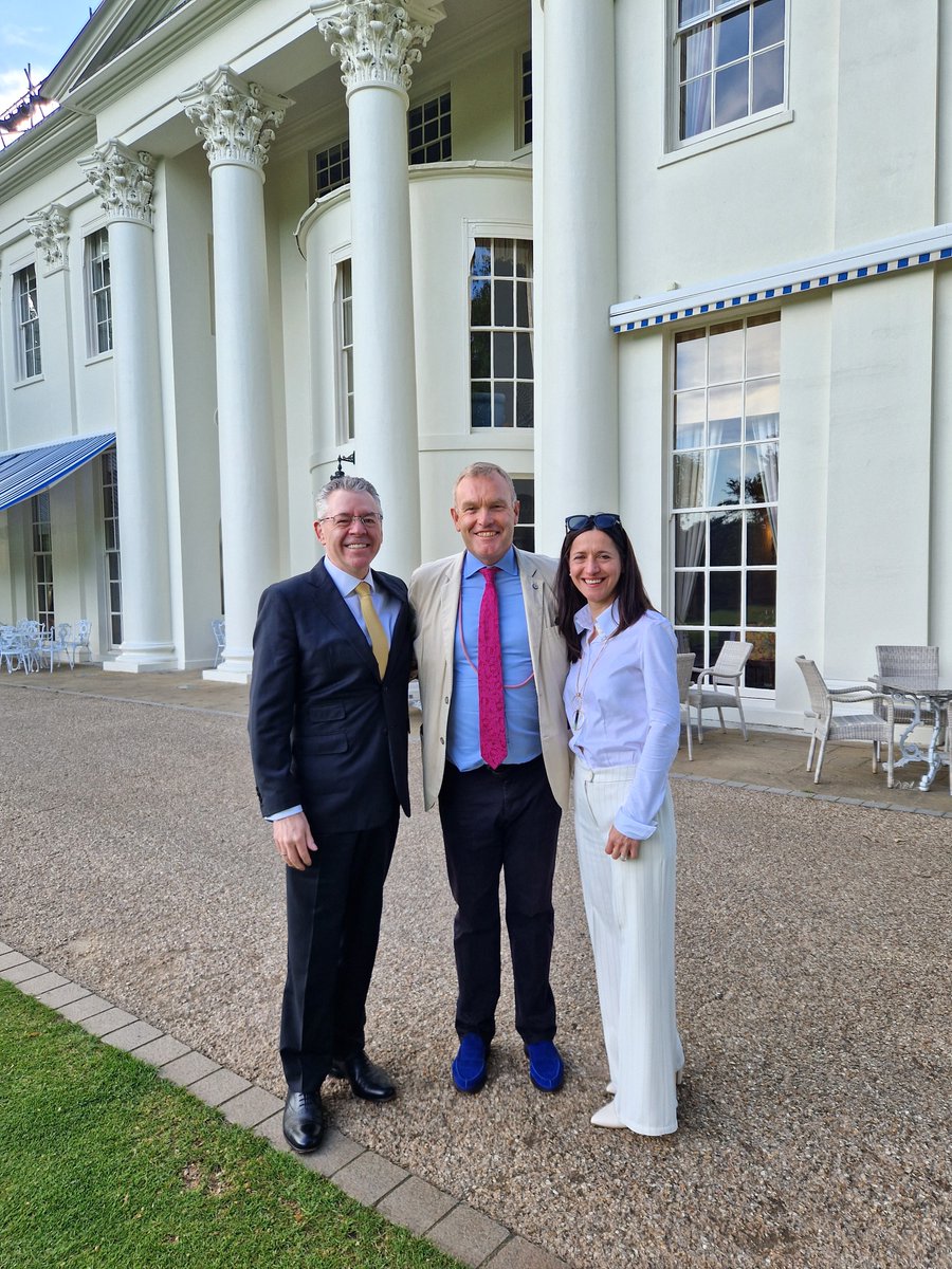Independent Doctors Federation (IDF) Summer Party at The Hurlingham Club. Very pleased to attend alongside Dr Theodora Kalentzi, @medicalprimeuk menopause clinic. Image right to left: Dr Theodora Kalentzi, IDF President Philip Batty and myself