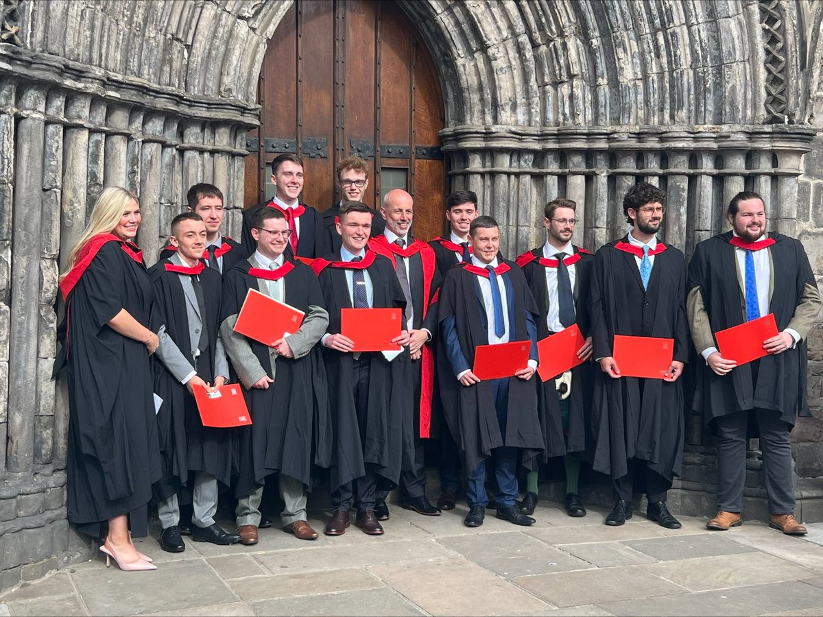 Huge congratulations to our MEng Aircraft Engineering and Mechanical Engineering students on their graduation this week 🎓🎉 <a href="/UniWestScotland/">UWS</a>