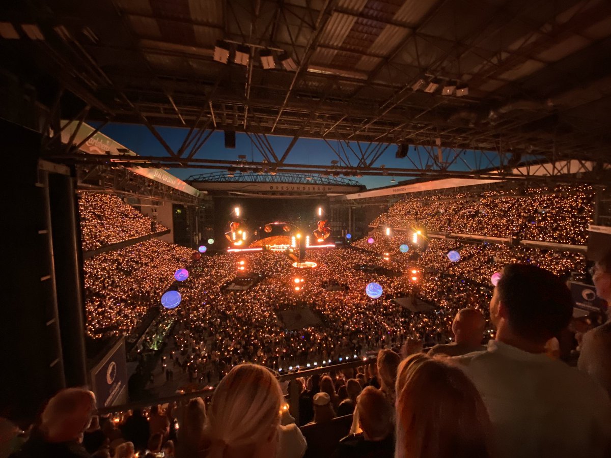 SiigDK's tweet photo. #ColdplayCopenhagen 🙏🇩🇰 https://t.co/JZ9LNQ7wQt