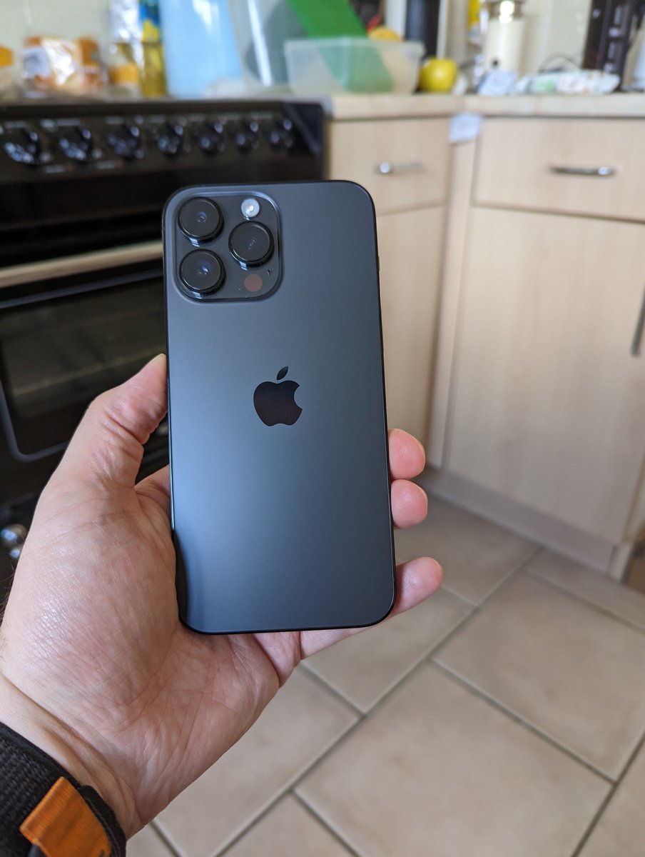 Techsports8's tweet photo. Over sharpening certainly seems fixed with iOS 17 beta 3 but certain images seem prone to increasing the exposure when it’s not needed. What you see in the view finder is there until this small exposure kicks in. Hopefully this can get toned down #ios17beta3 https://t.co/ecxdf8Sw5r