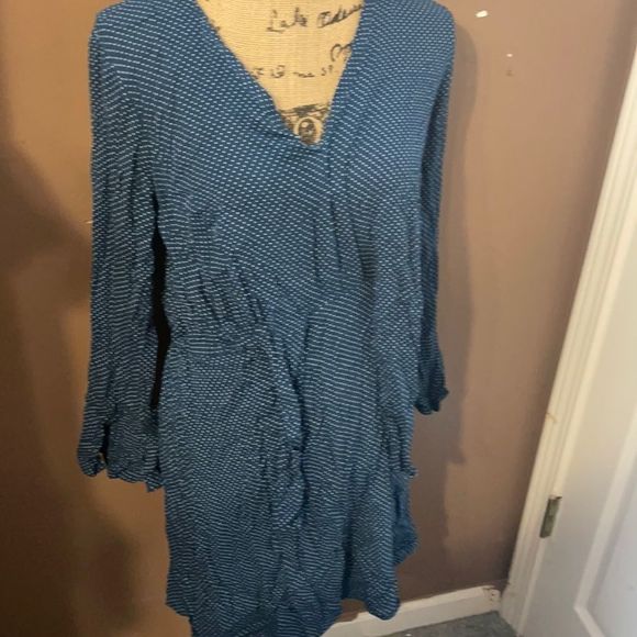 So good I had to share! Check out all the items I'm loving on <a href="/Poshmarkapp/">Poshmark</a> from <a href="/HannahR47906434/">Hannah Rodgers</a> @925profitz #poshmark #fashion #style #shopmycloset #cato #kellyandkatie #lelis: posh.mk/hN86E2AQeBb