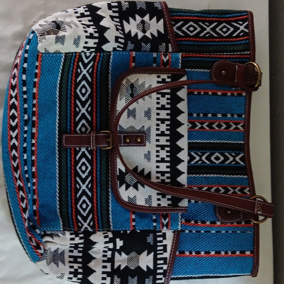 So good I had to share! Check out all the items I'm loving on <a href="/Poshmarkapp/">Poshmark</a> #poshmark #fashion #style #shopmycloset #oldnavy #aliceolivia: posh.mk/lvgR6gCQeBb
