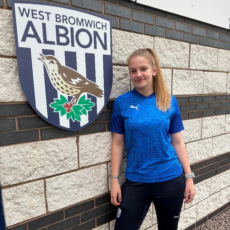 rdjones1969's tweet photo. Thanks @WBAWomen and @BCFCWomen  Great opportunity for Lucy to play National League as an 18yr old GK. You've got a 6 footer who made her WSL debut at 16yrs, already 30 matchday squads for Blues and started for England U18's. @PrecisionGk @NextGen_Sports @Lionesses 💙🏴󠁧󠁢󠁥󠁮󠁧󠁿 https://t.co/ysEWM4tgJR