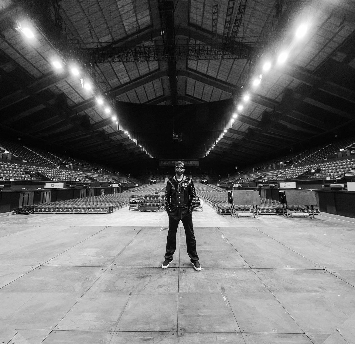 fallyipupa01's tweet photo. 👑🦅 ON TO THE NEXT ONE 👊🏾 🚨 Hello Londres 🇬🇧!!!!
J’attendais ce moment depuis longtemps! Je suis heureux de vous annoncer que je serai à OVO Arena WEMBLEY le 8 décembre pour un concert exceptionnel. Enregistrez vous sur https://t.co/O9r5sQNas8 pour être les premiers à accéder à la billetterie 🎟️.

Hello London 🇬🇧, 
I’ve been waiting for this moment for a very longtime and it’s finally it’s happening. Meet me at the OVO Arena WEMBLEY on the 8th of December for my first ever concert in London… register to  https://t.co/O9r5sQNas8 for first access to tickets 🎟️ now #divunga😊 #warriors⚔️🔥👊🏾

https://t.co/O9r5sQNas8