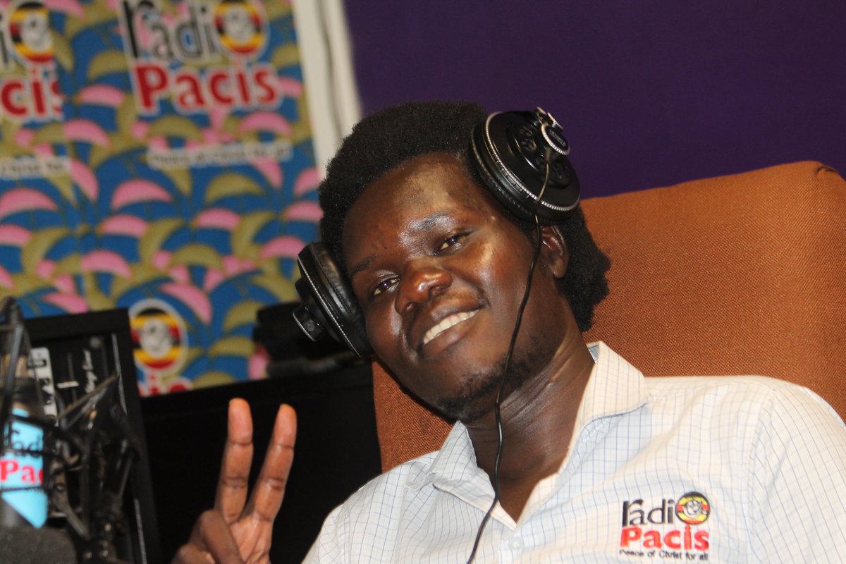 RadioPacisnews's tweet photo. AMA MU DRILE 90.9FM ( Lugbara)
https://t.co/yfNnJhXftP
Share love with your friends and family by sending then regards. Happy Friday!
Joe Vandross
#AmaMuDrile
#PeaceOfChristForAll🙏🏼🙏🏼🙏🏼🙏🏼 https://t.co/ieoBx6w9BU