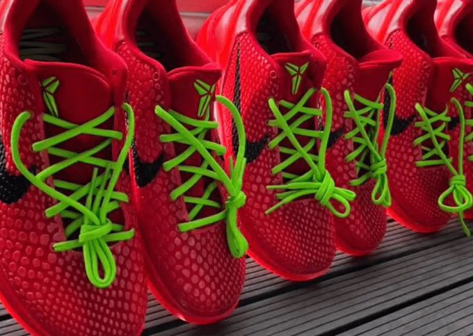 DailyLoud's tweet image. Kobe Reverse Grinch dropping December 16th 👀